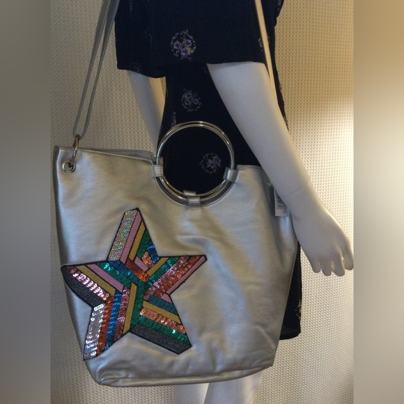 ๐6xHP!!๐๐ NWT! Silver Vegan Leather Bag ๐ - Picture 9 of 16